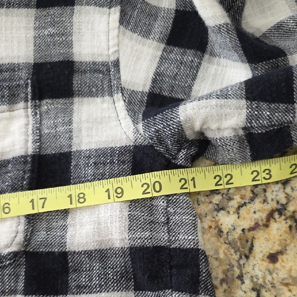 AE Cozy Cabin Cropped Hoodie Flannel Shirt Black White Plaid Distressed S Grunge - Picture 10 of 13